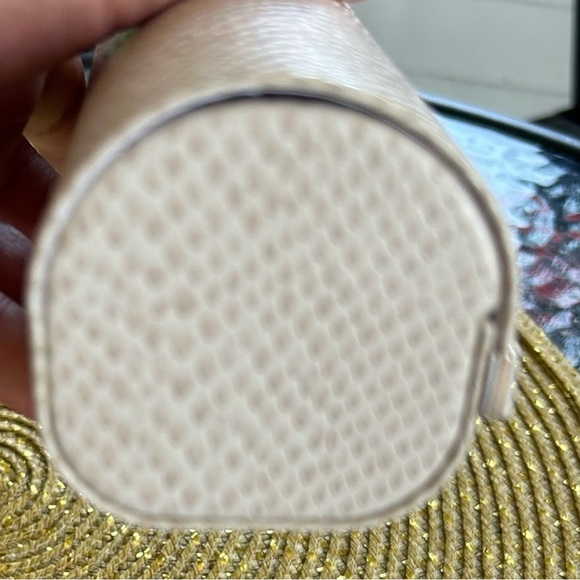 JIMMY CHOO EYE GLASS CASE. EUC B46 - Picture 5 of 7